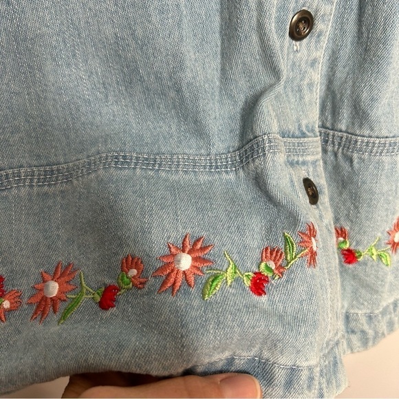 Denim & Co. Women’s Short Sleeve Denim Button Up Shirt 1X Embroidered Trim Blue - Picture 2 of 4